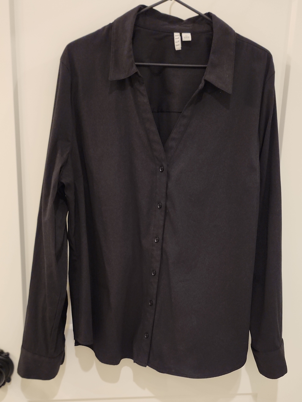 Elle Women's Black Long-Sleeve Button-Down Shirt